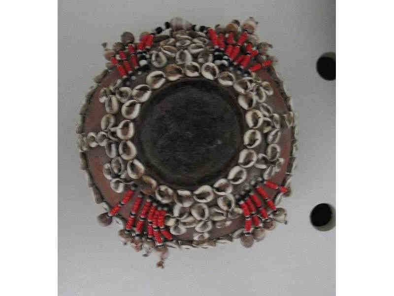 betellimebox-timor-beads-caurishells-top