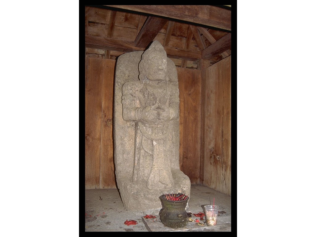Java-Ceto-Bima-statue-incense