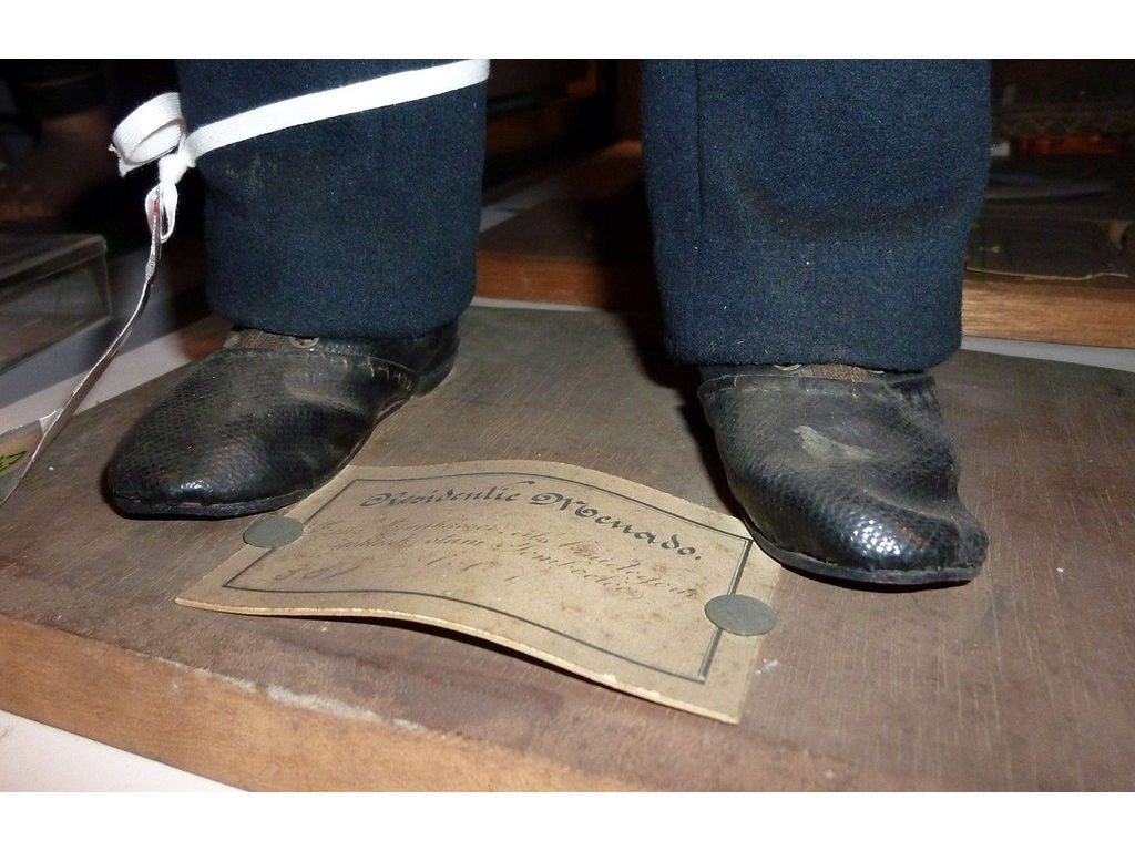 doll-groom-Manado-shoes-det-RMV-1108-301